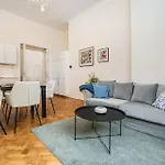 Bright Apartment With Terrace
