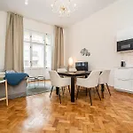 Bright Apartment With Terrace