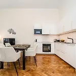 Bright Apartment With Terrace
